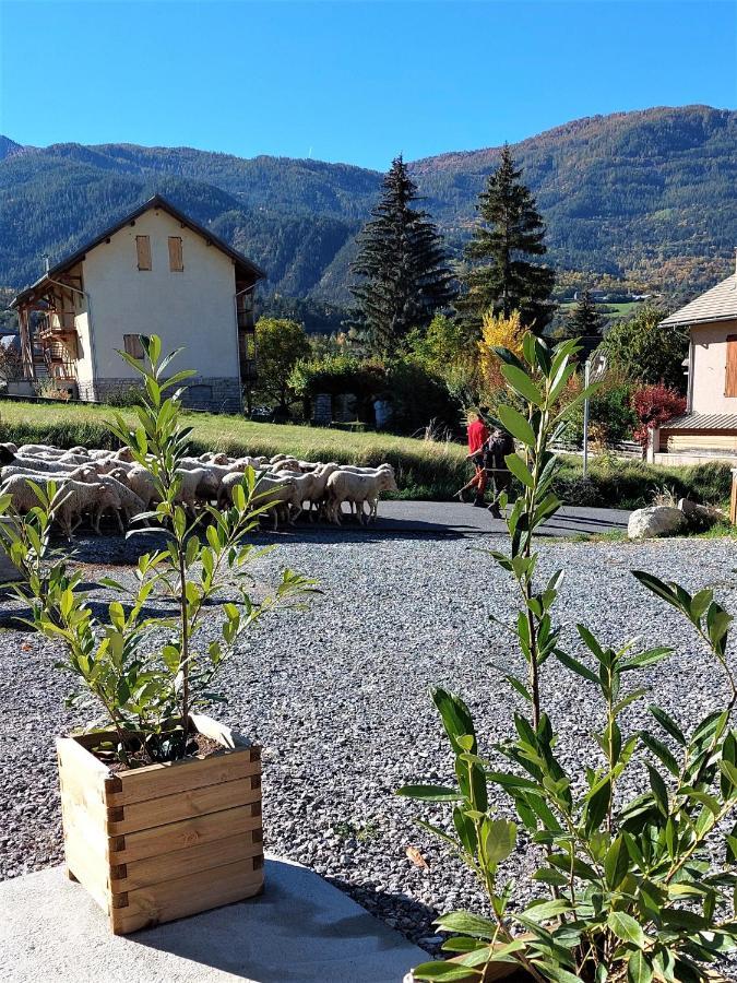 Le Pre Fleuri A Guillestre - Appartements Neufs Classes Meubles De Tourisme 3 Etoiles - Parking Privatif ภายนอก รูปภาพ