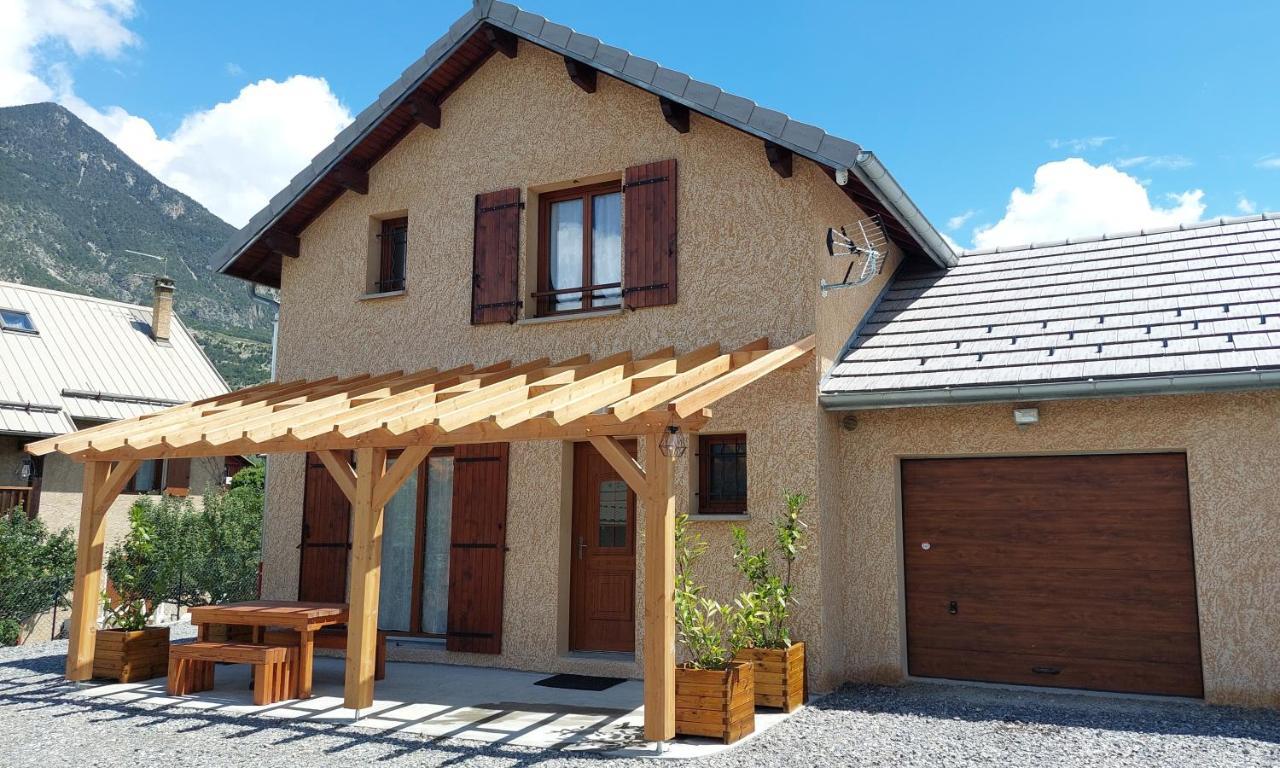 Le Pre Fleuri A Guillestre - Appartements Neufs Classes Meubles De Tourisme 3 Etoiles - Parking Privatif ภายนอก รูปภาพ